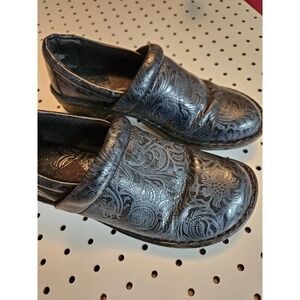 BOC Born Concept Peggy Blue Floral Tooled Slip On Clog C45797 Womens Size 8.5M